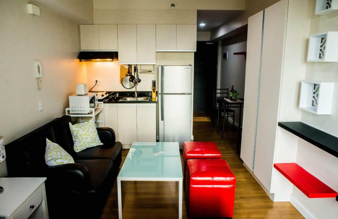 Solinea Tower2 Unit Right Across Ayala Mall + Wifi Apartment *