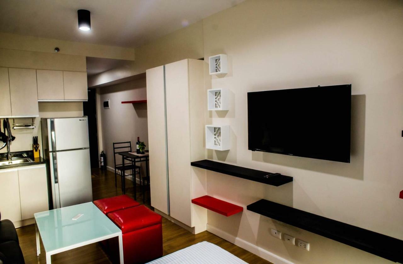 Solinea Tower2 Unit Right Across Ayala Mall + Wifi Apartment