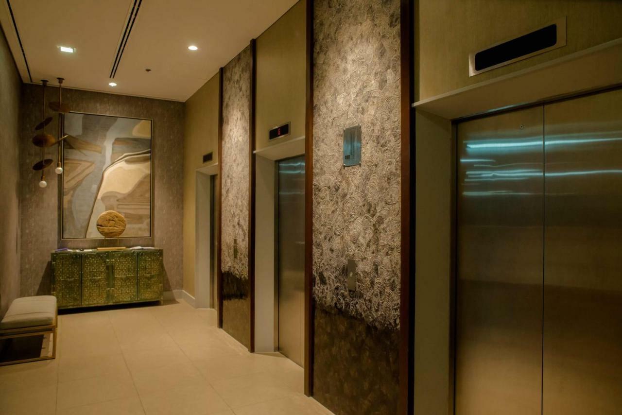Solinea Tower2 Unit Right Across Ayala Mall + Wifi Apartment *